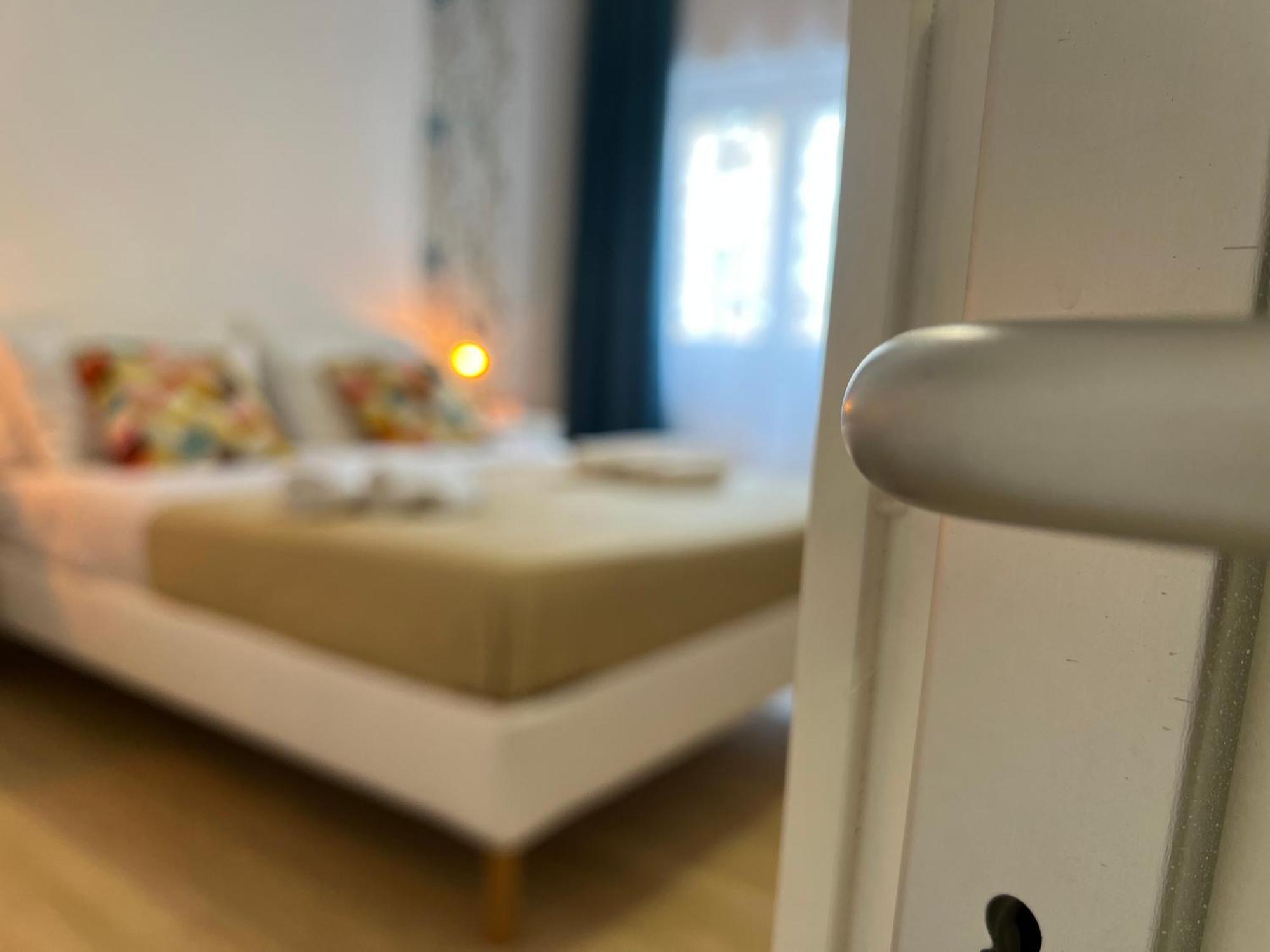 Light Holiday Home Palermo Esterno foto